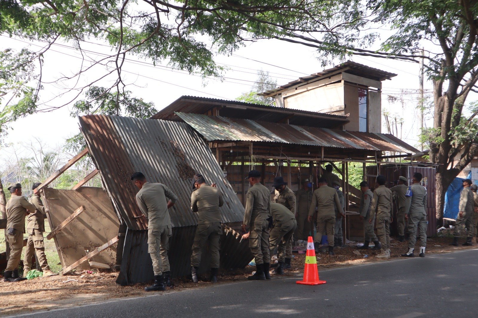 PKL Bandel di Jalan Malahayati-Krueng Raya Kembali Ditertibkan