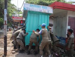 Penertiban Dilanjutkan, Bangunan Liar di Bahu Jalan Malahayati Dibongkar