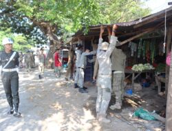Pedagang Diimbau Tertib, Satpol PP WH Aceh Besar Kembali Bongkar Bangunan Liar