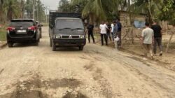 Warga Keluhkan Kondisi Jalan Sawang-Krueng Mane