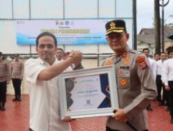 KPPN Tapaktuan Anugerahkan IKPA Terbaik ke Polres Aceh Selatan