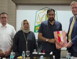 Mualem dan Delegasi Belanda Bahas Penanganan Bencana di Aceh