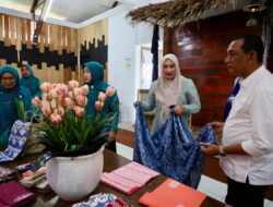 Pengembangan Batik dan Tenun Aceh Besar Dapat Dukungan Peralatan Baru