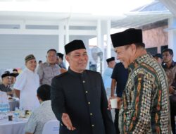 Silaturahmi Lebaran, Ribuan Warga Datangi Kediaman Bupati Aceh Besar