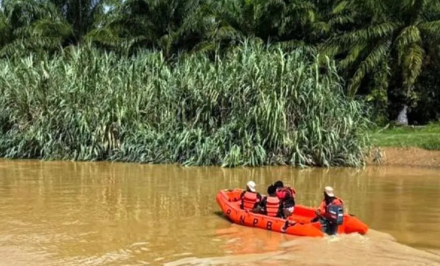 cari korban tenggelam