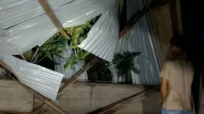 rumah rusak