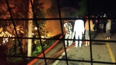 Rumah terbakar