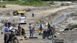 Korban Banjir di Ketambe Blokade Jalan, Tuntut Kepastian Bantuan Hunian