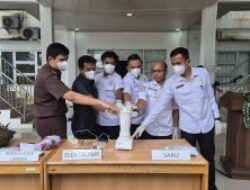 Kejari Nagan Raya Musnahkan Barang Bukti Perkara Inkracht