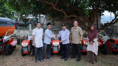 Pemkab Aceh Besar Distribusikan 40 Unit Alsintan ke Kelompok Tani