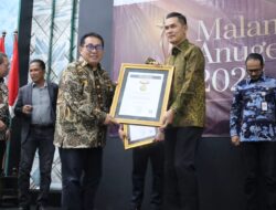 SMSI Anugerahi Sekda Aceh Penghargaan Tokoh Inspiratif Nasional