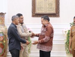 Komisi Informasi Aceh Anugerahkan Status Informatif untuk Nagan Raya
