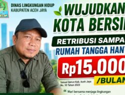 DLH dan Geuchik Gotong Royong Bersihkan Kota Calang