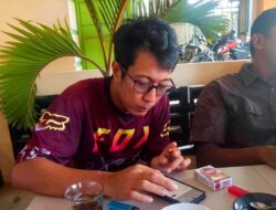 Perangkat Desa Bundar Siaga Dampingi Warga Urus Bansos Korban Banjir