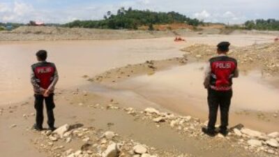 Petani Nagan Raya Terseret Arus Saat Menyeberang Sungai, Tim SAR Lakukan Pencarian