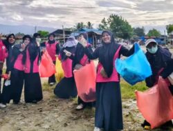 Peringati HUT ke-75, IBI Abdya Gelar Aksi Bersih Pantai Susoh