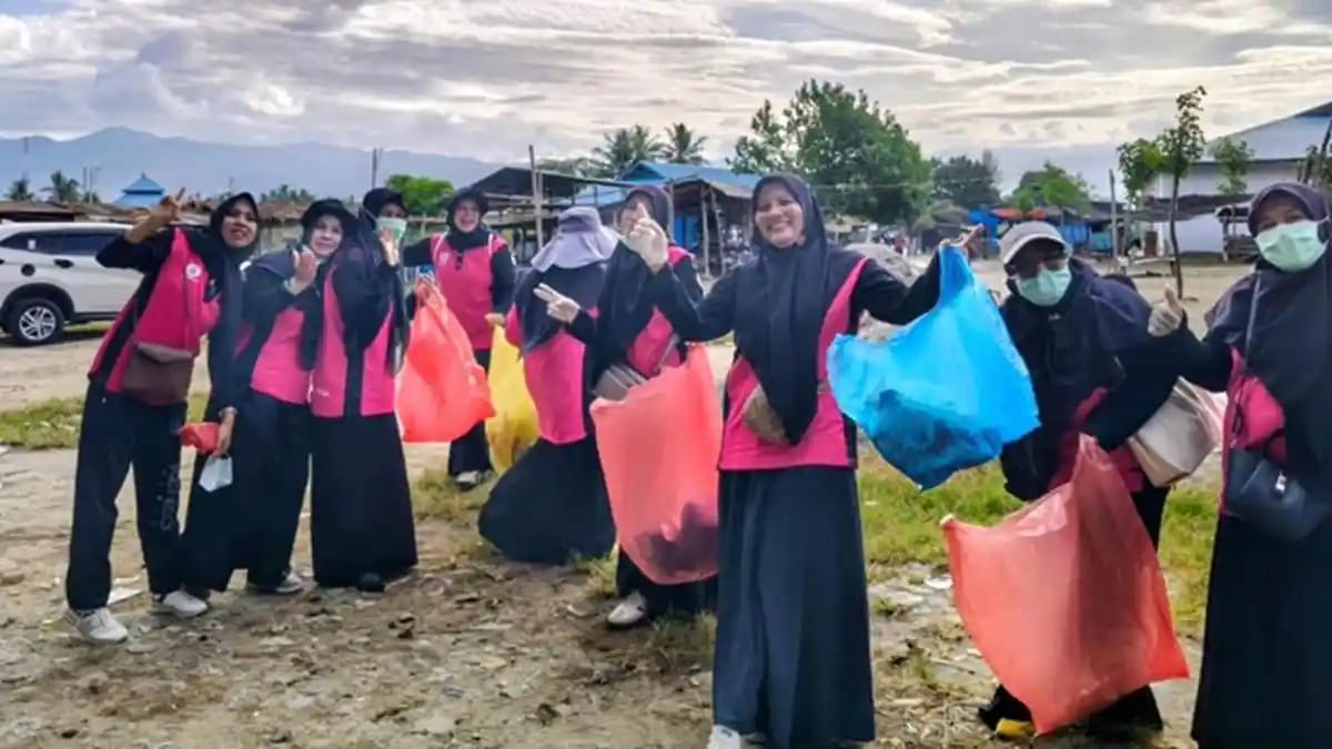 Peringati HUT ke-75, IBI Abdya Gelar Aksi Bersih Pantai Susoh