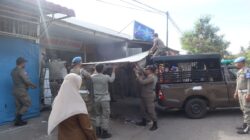 PKL Berjualan di Atas Drainase, Satpol PP Aceh Besar Lakukan Penertiban
