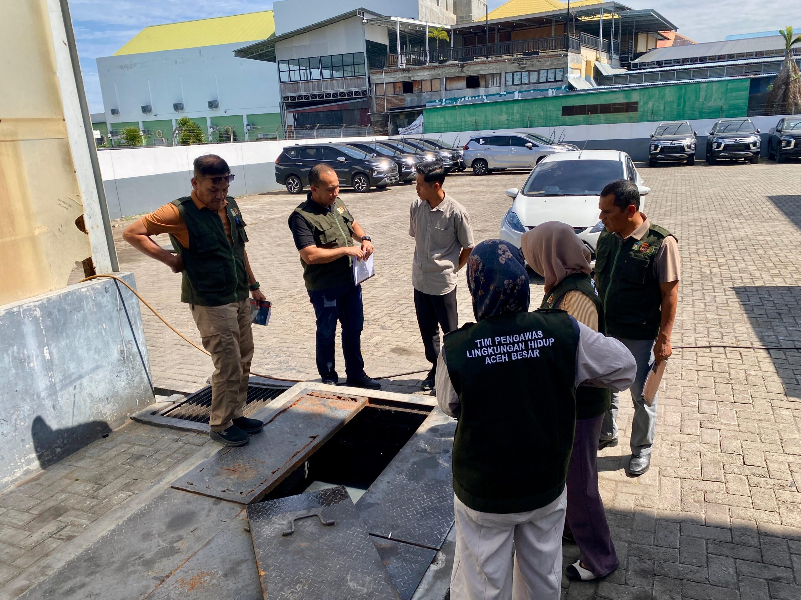 DLH dan DPRK Aceh Besar Bina Kepatuhan Lingkungan Pelaku Usaha Otomotif