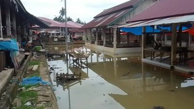 Pasar banjir