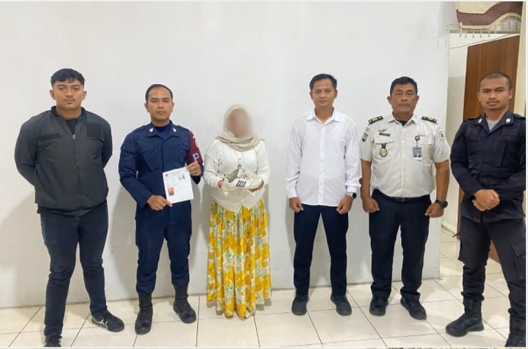 Istri Tahanan Diamankan Usai Bawa Dugaan Sabu ke Rutan Bener Meriah