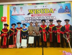 Semangat Belajar di Usia Senja, 176 Peserta Sekolah Lansia Diwisuda