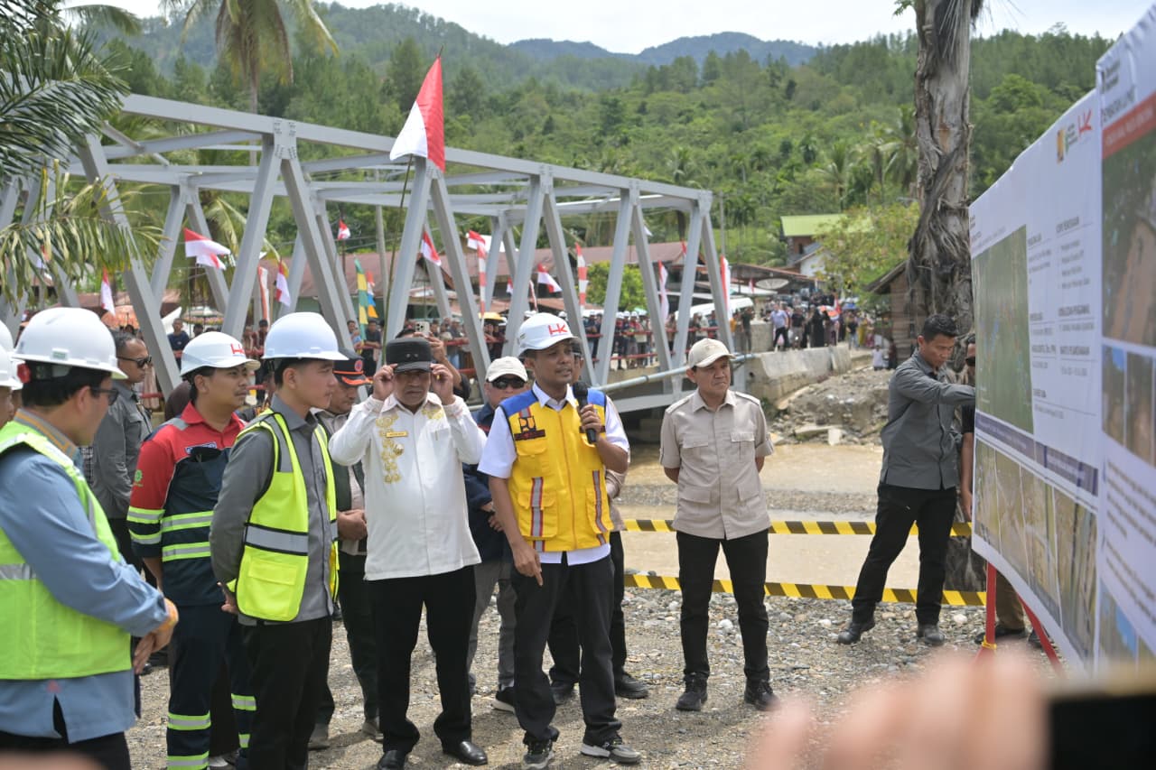 Didampingi Wagub Aceh, Wapres Cek Penanganan Jembatan Lumut dan Kendawi