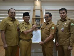 Taufik Jadi Plt Sekda Aceh, Nasir Syamaun Dilantik sebagai Kadis Perpusip