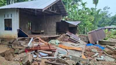 Rumah Ambruk