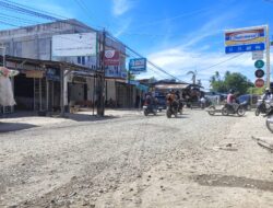 Warga Keluhkan Debu Jalan T Lamgugob, Dinas PU Janji Segera Aspal