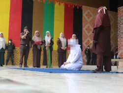 10 Terpidana Hukum Jinayat Dieksekusi Cambuk, Mantan Kepala Inspektorat Menyusul