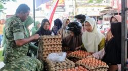 Warga Padati Bazar Murah Kodim Abdya di Kawasan Rex Blangpidie