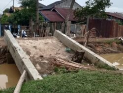 Jembatan Irigasi Langkahan Rusak, Petani Kesulitan Menuju Sawah