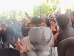 Demo di Kantor Gubernur Aceh Memanas, Mahasiswa Bertahan hingga Malam