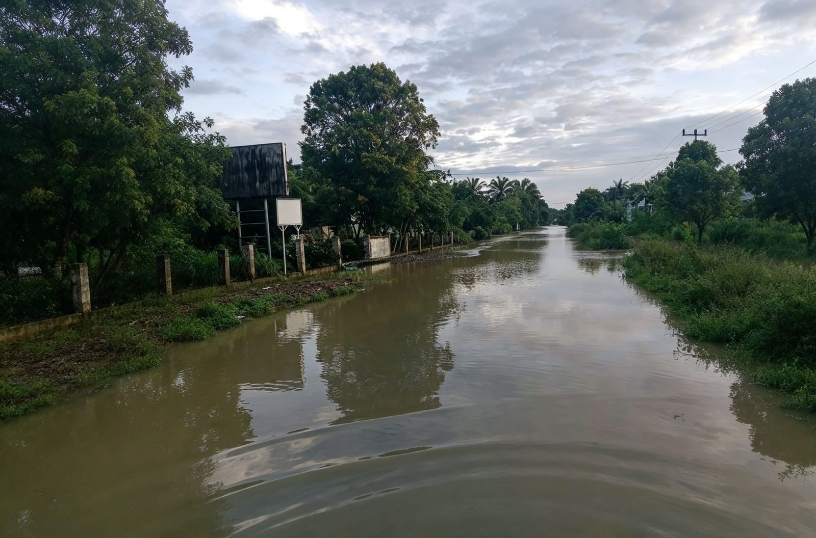 Sungai Tenggulun Meluap, Dua Akses Desa di Aceh Tamiang Terputus