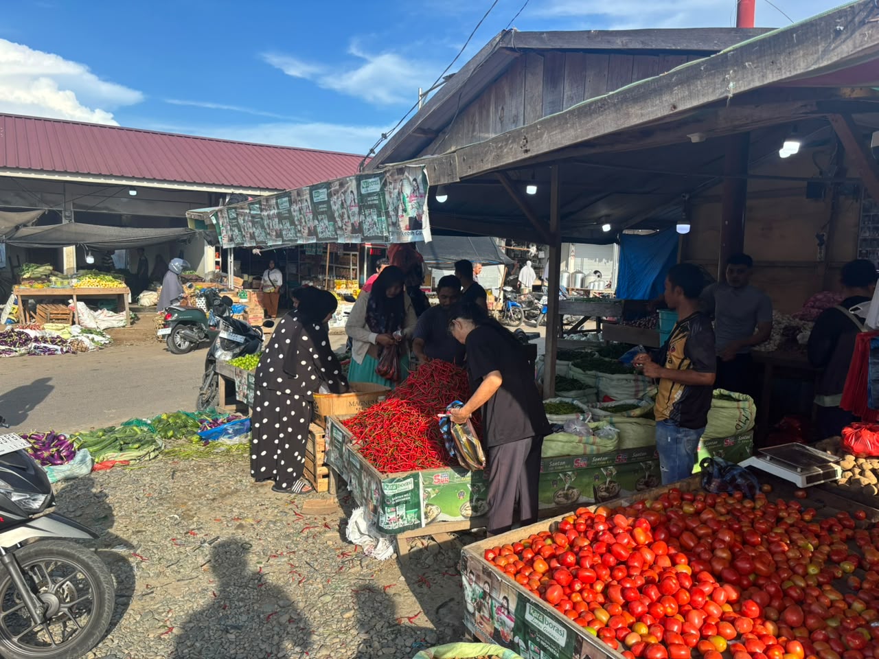 Pedagang Pasar Al Mahirah Keluhkan Harga Cabai, Pemkot Diminta Bertindak