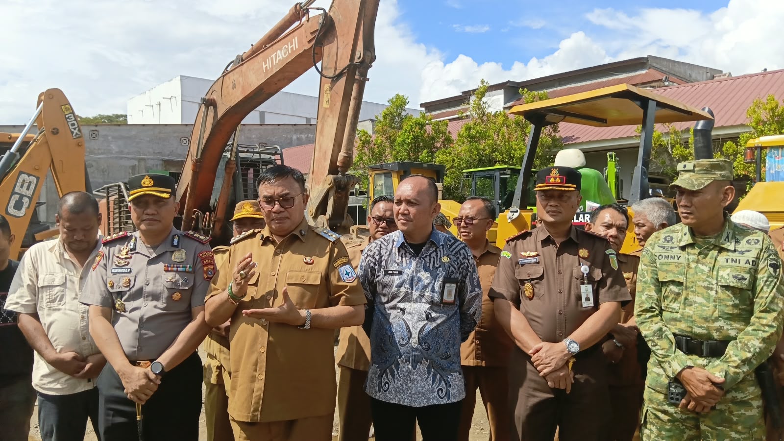 Pemkab Aceh Tenggara Berpacu Perbaiki Tanggul Jebol dengan 18 Alat Berat