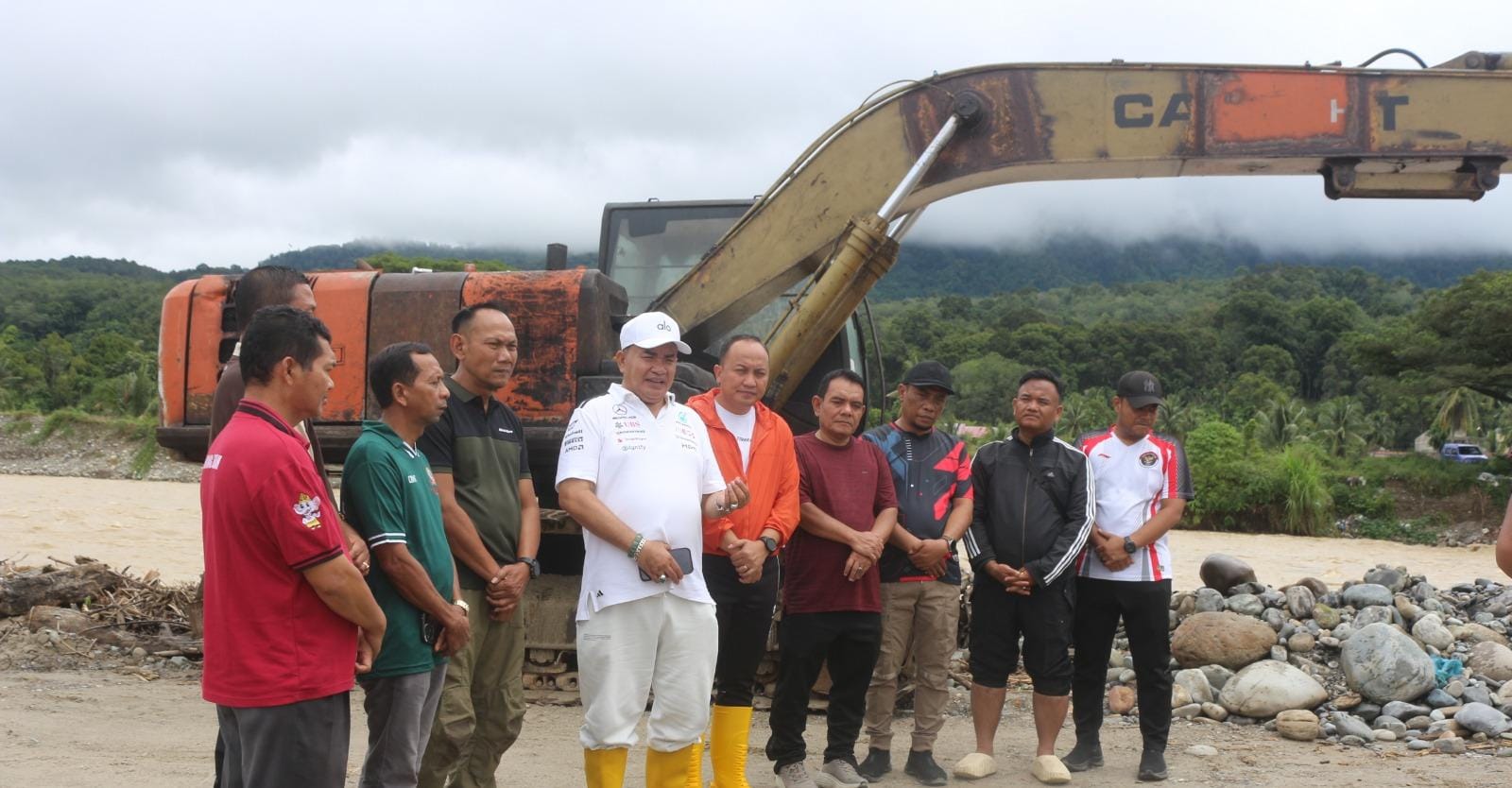 Bupati Aceh Tenggara Kecewa, Enam Eskavator Bantuan Pascabanjir Tak Bisa Digunakan